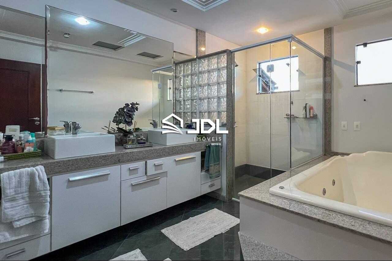 Casa à venda no bairro Tribess: 