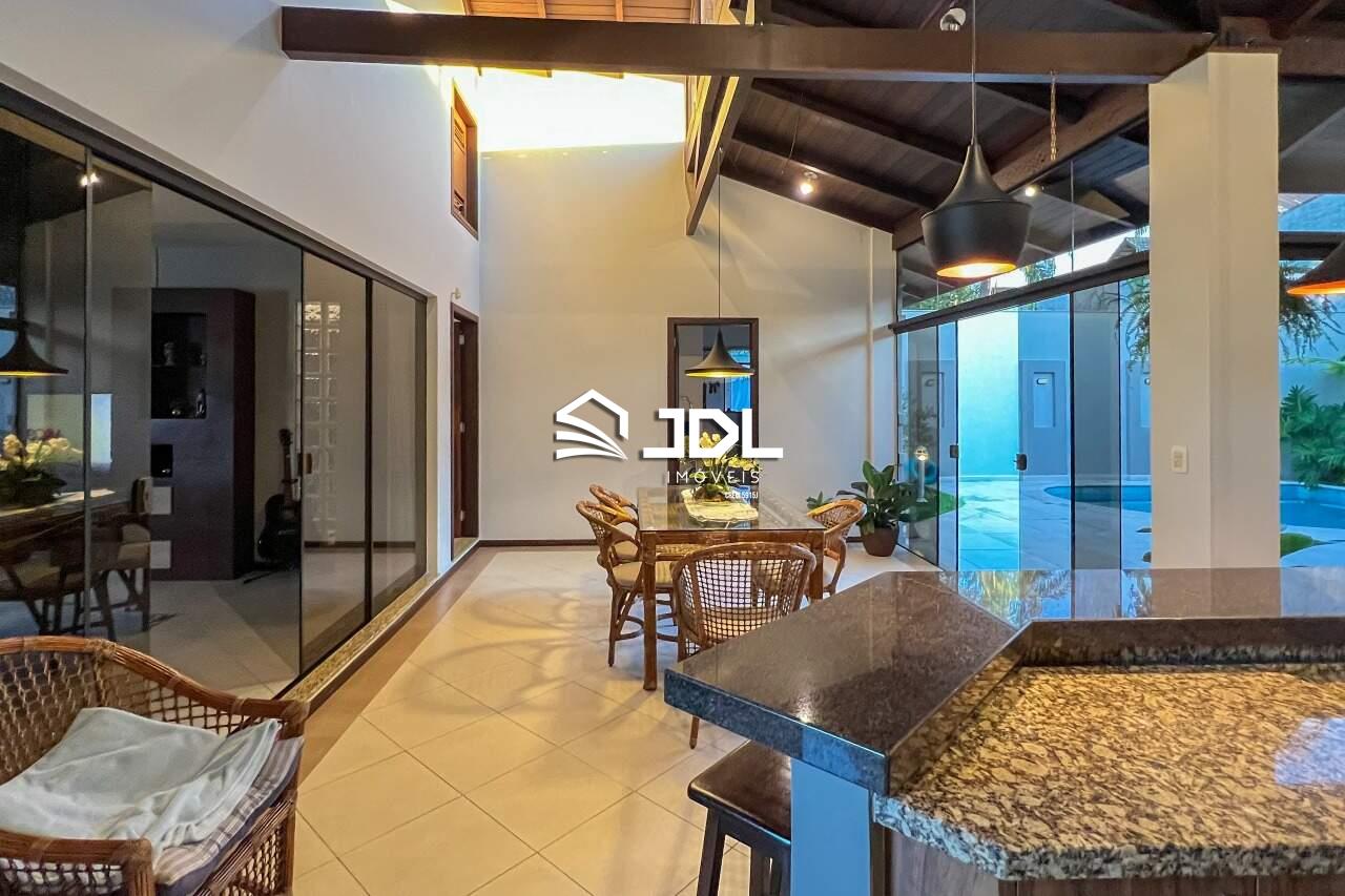 Casa à venda no bairro Tribess: 