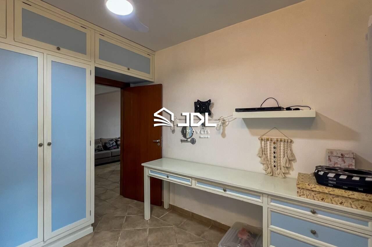 Casa à venda no bairro Velha Central: 