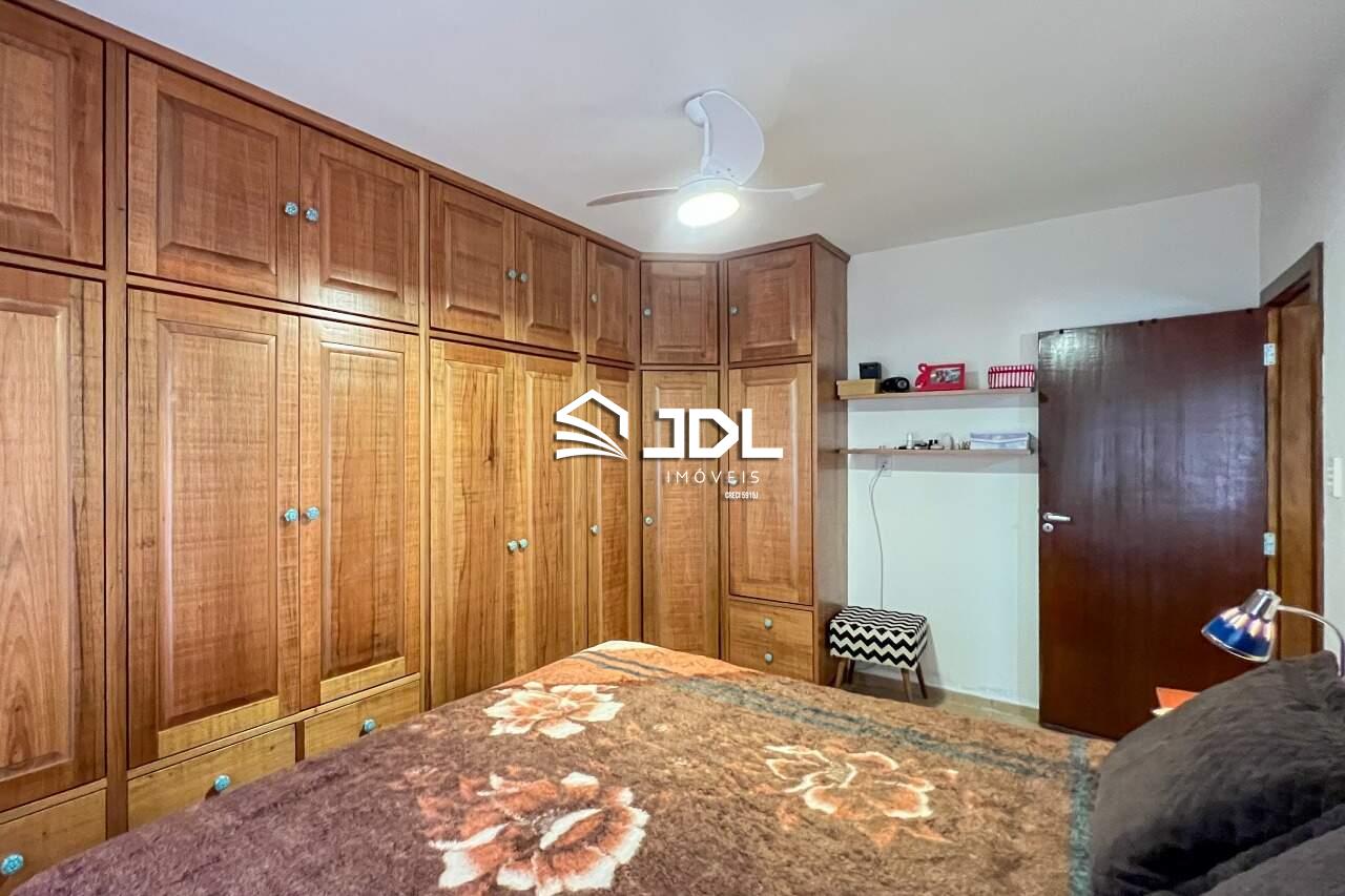 Casa à venda no bairro Velha Central: 