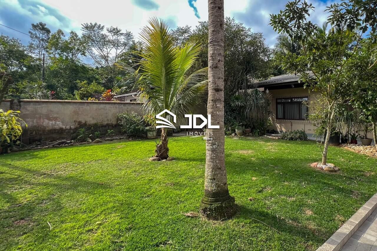 Casa à venda no bairro Velha Central: 