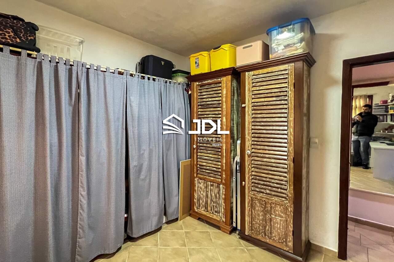 Casa à venda no bairro Velha Central: 