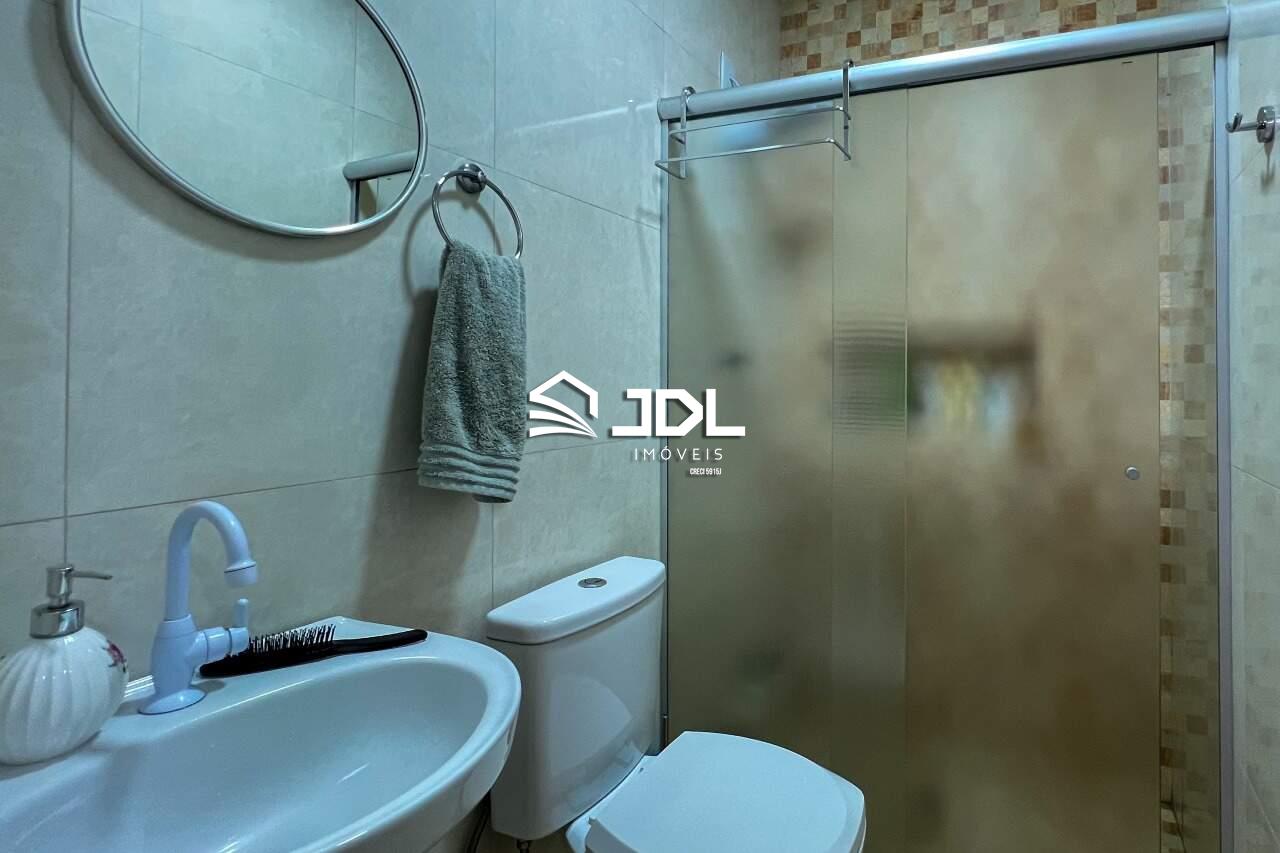 Casa à venda no bairro Velha Central: 