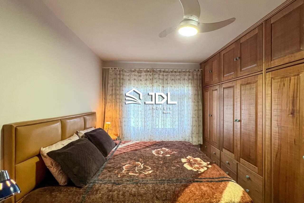 Casa à venda no bairro Velha Central: 