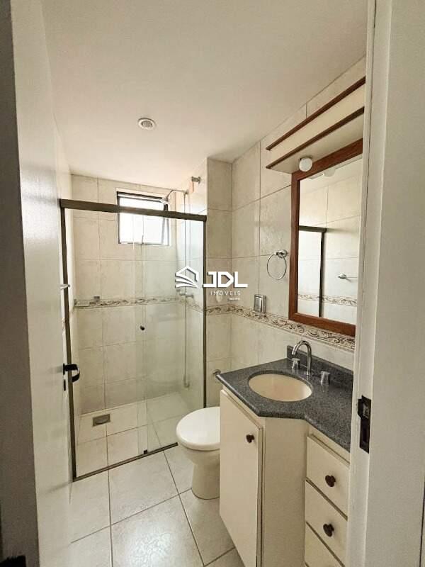 Apartamento à venda no bairro Velha: 