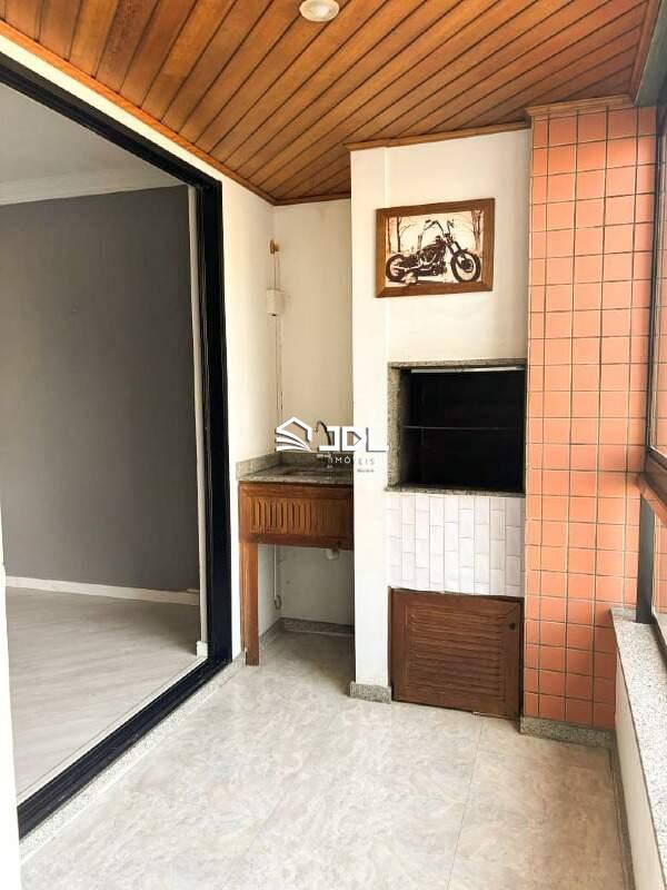 Apartamento à venda no bairro Velha: 