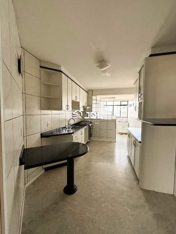 Apartamento à venda no bairro Velha: 