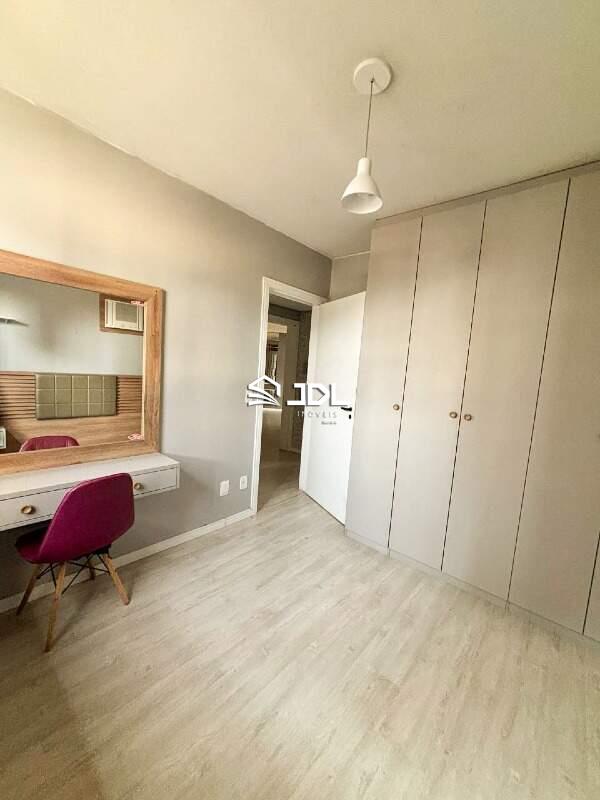 Apartamento à venda no bairro Velha: 