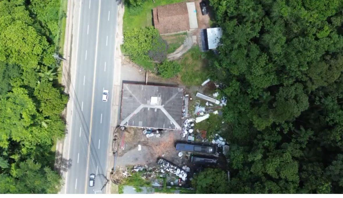 Terreno à venda no bairro Ponta Aguda: 