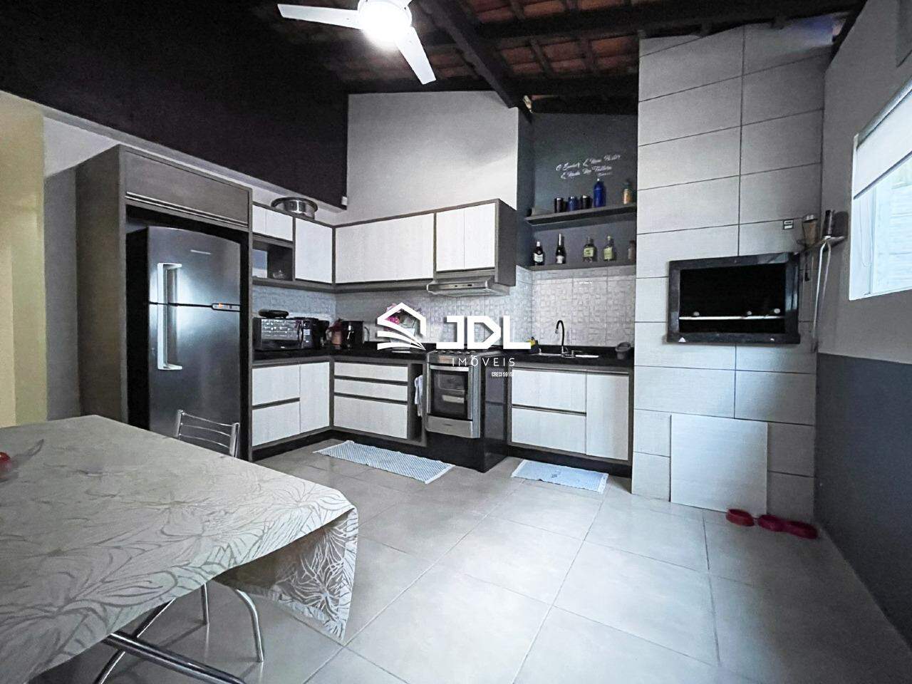 Casa à venda no bairro Tribess: 