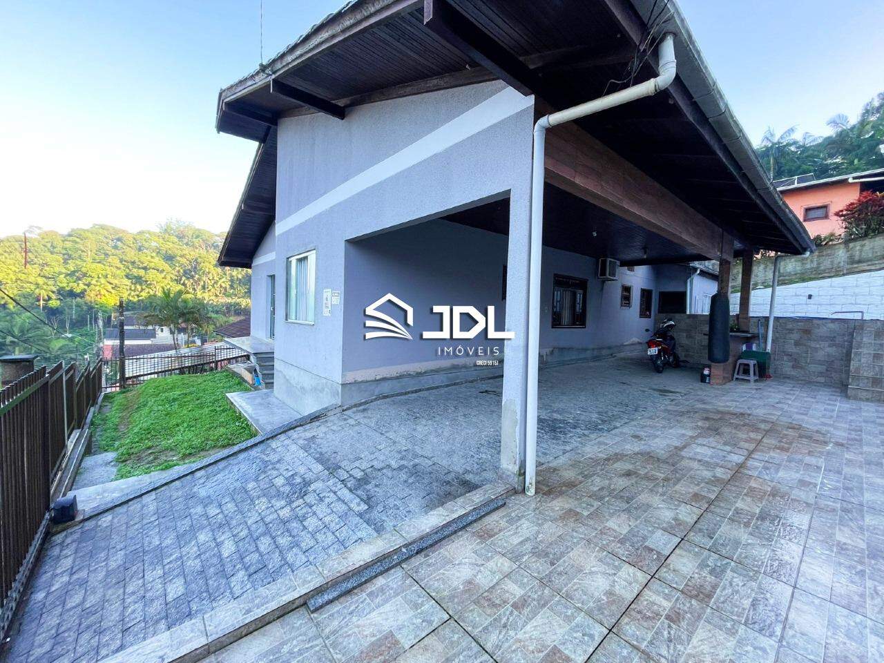 Casa à venda no bairro Tribess: 