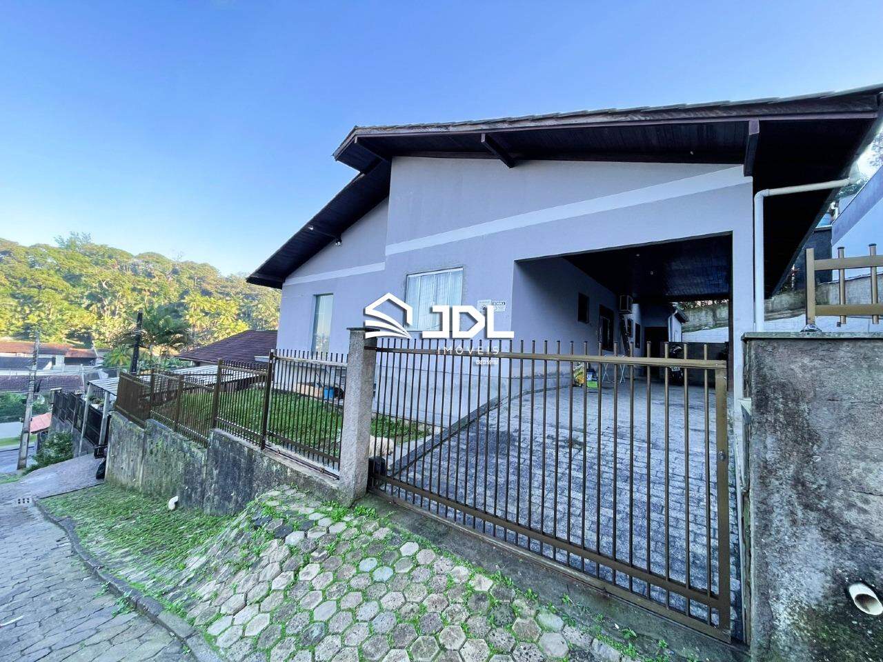 Casa à venda no bairro Tribess: 