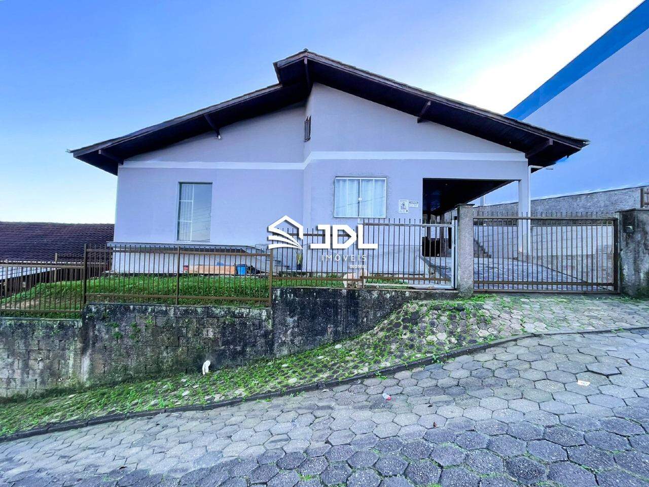 Casa à venda no bairro Tribess: 