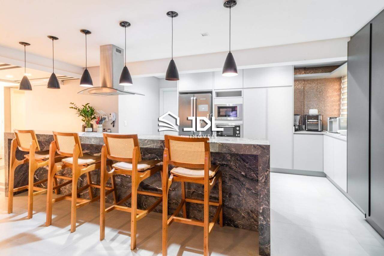 Apartamento à venda no bairro Vila Nova: 