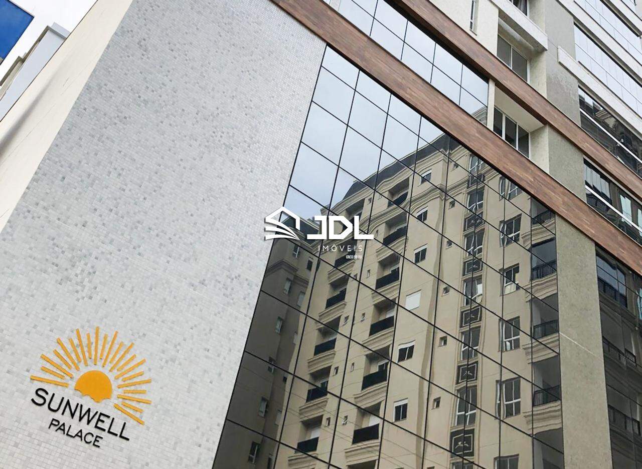 Apartamento à venda no bairro Meia Praia: 