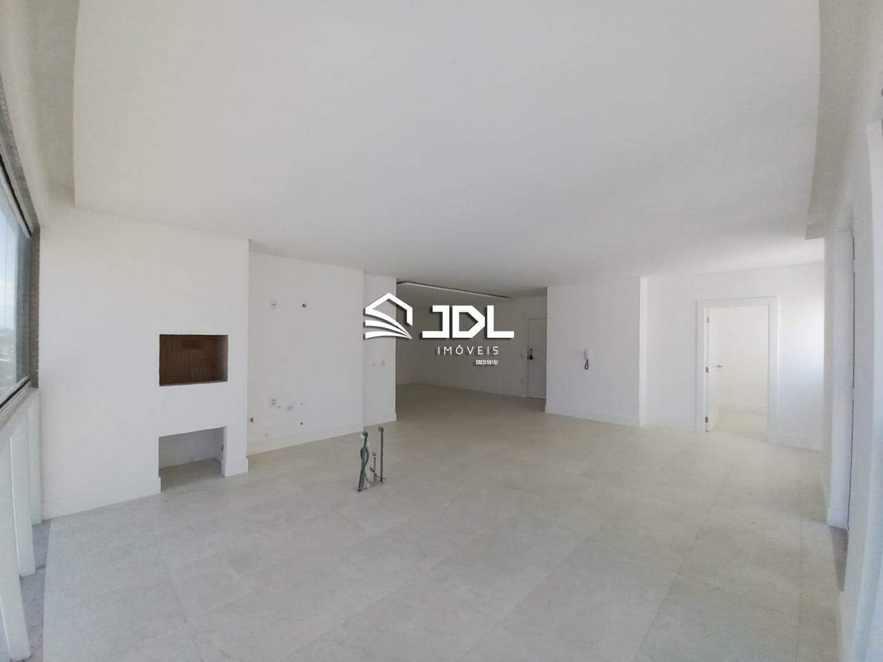 Apartamento à venda no bairro Meia Praia: 