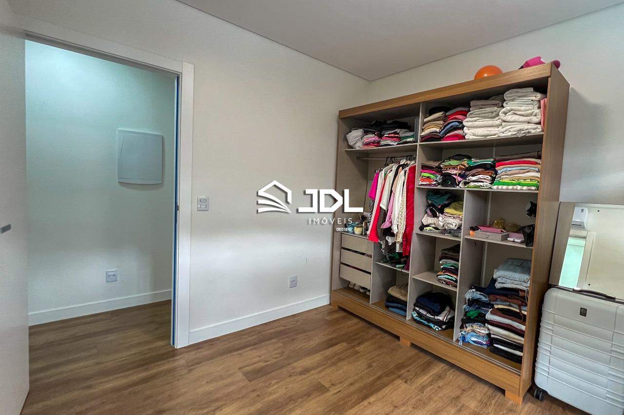 Apartamento à venda no bairro Velha: 