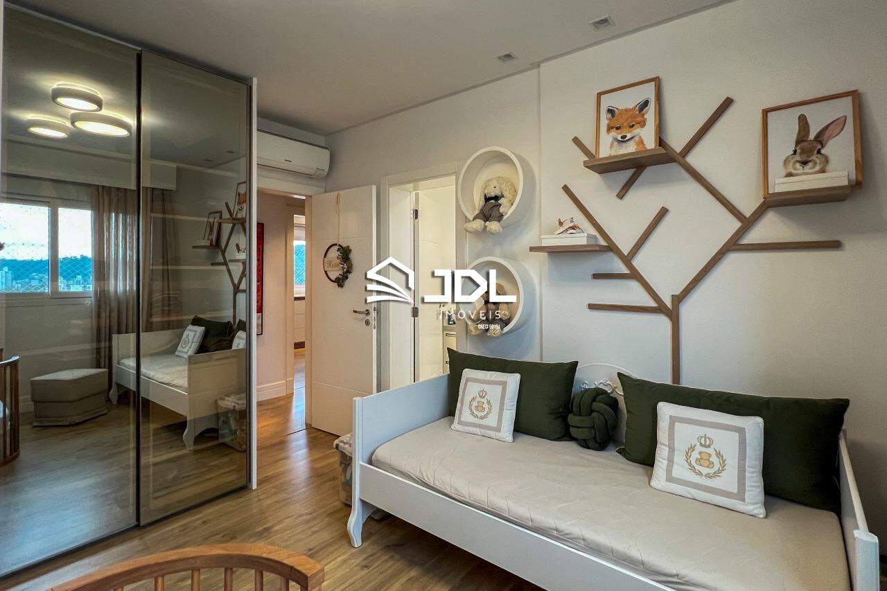 Apartamento à venda no bairro Victor Konder: 