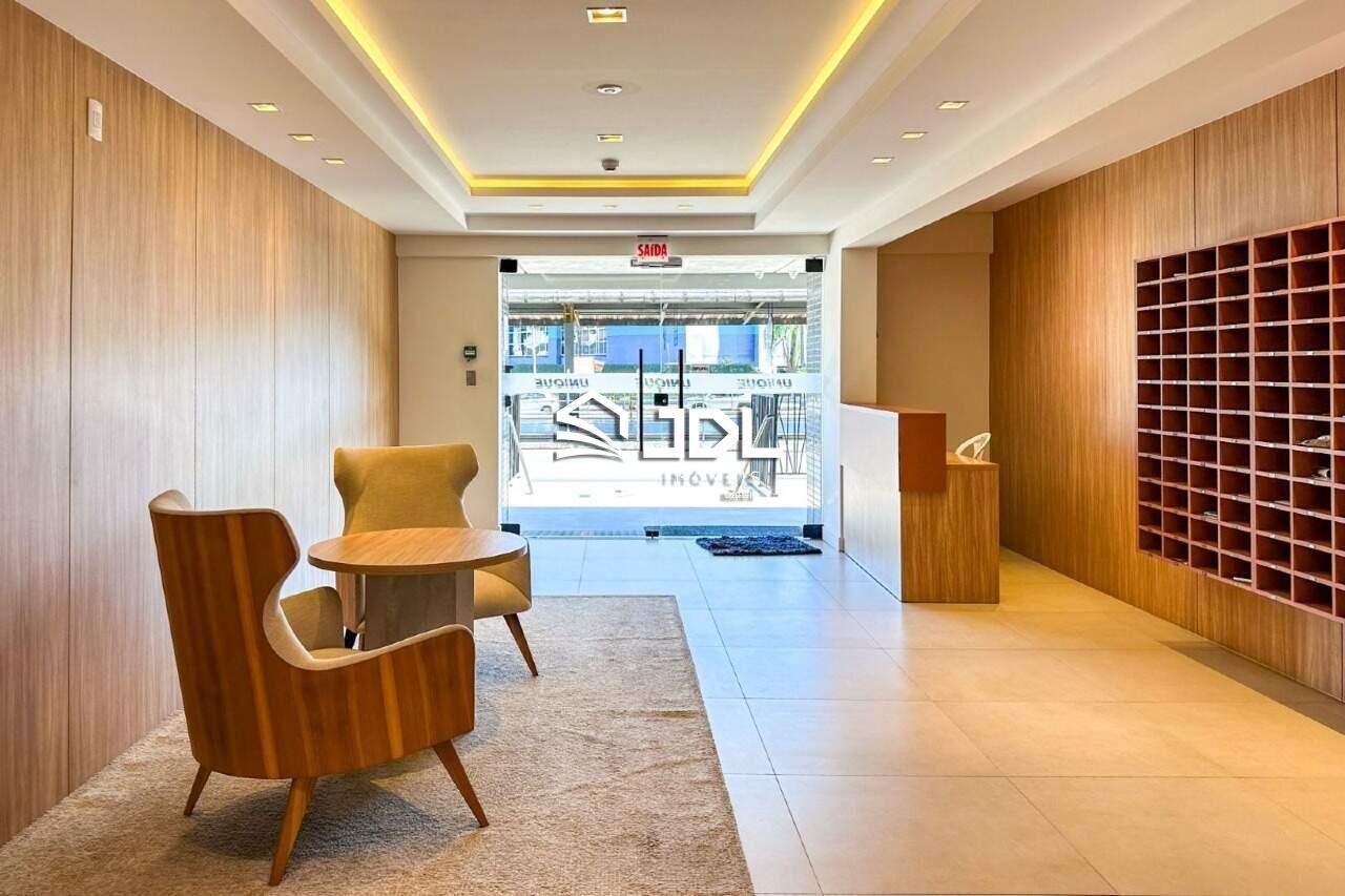 Apartamento para aluguel no bairro Centro: 