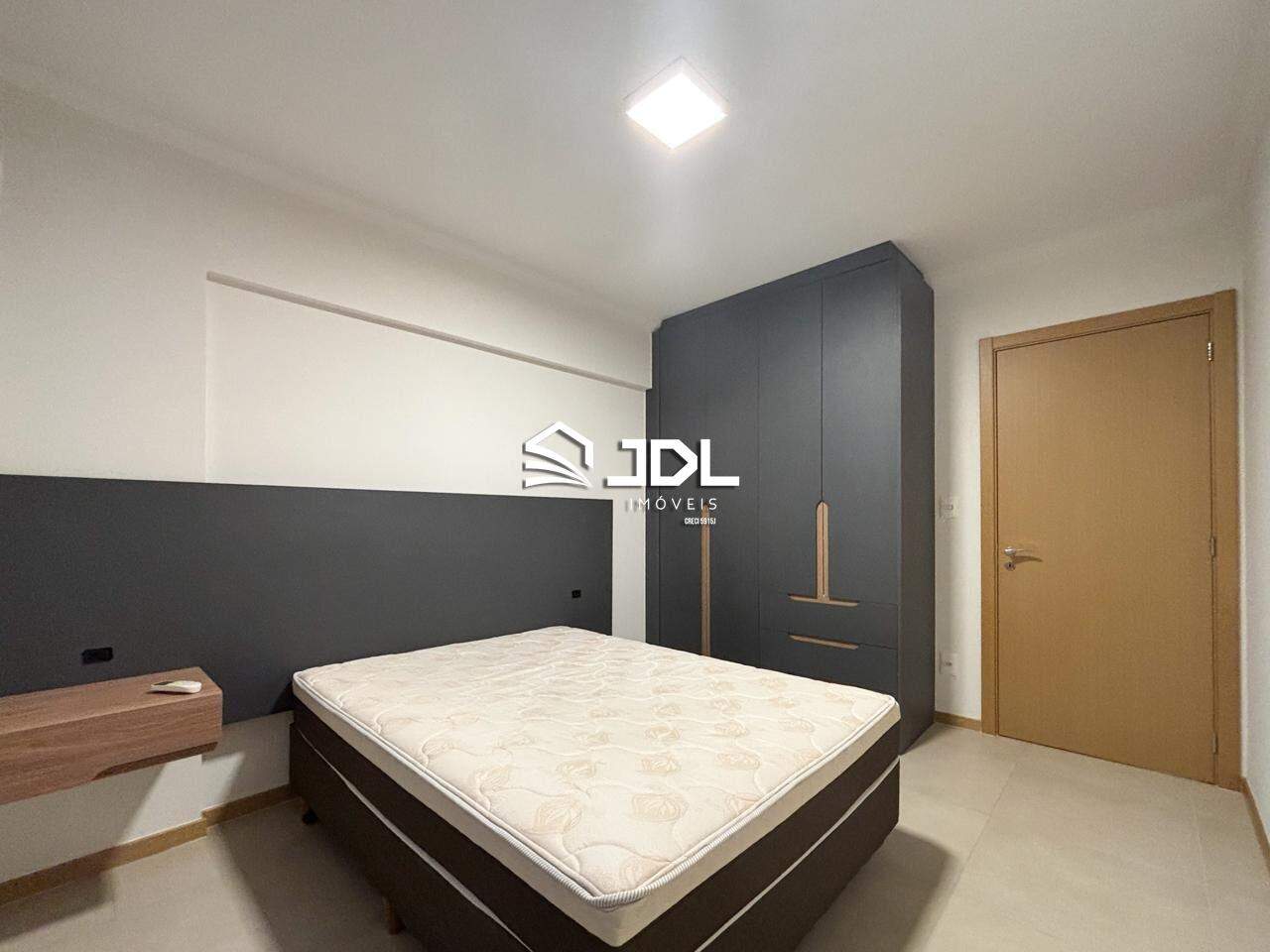 Apartamento para aluguel no bairro Centro: 