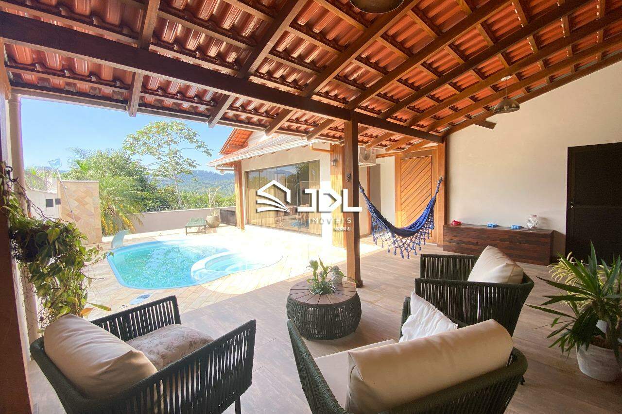 Casa à venda no bairro Itoupava Central: 