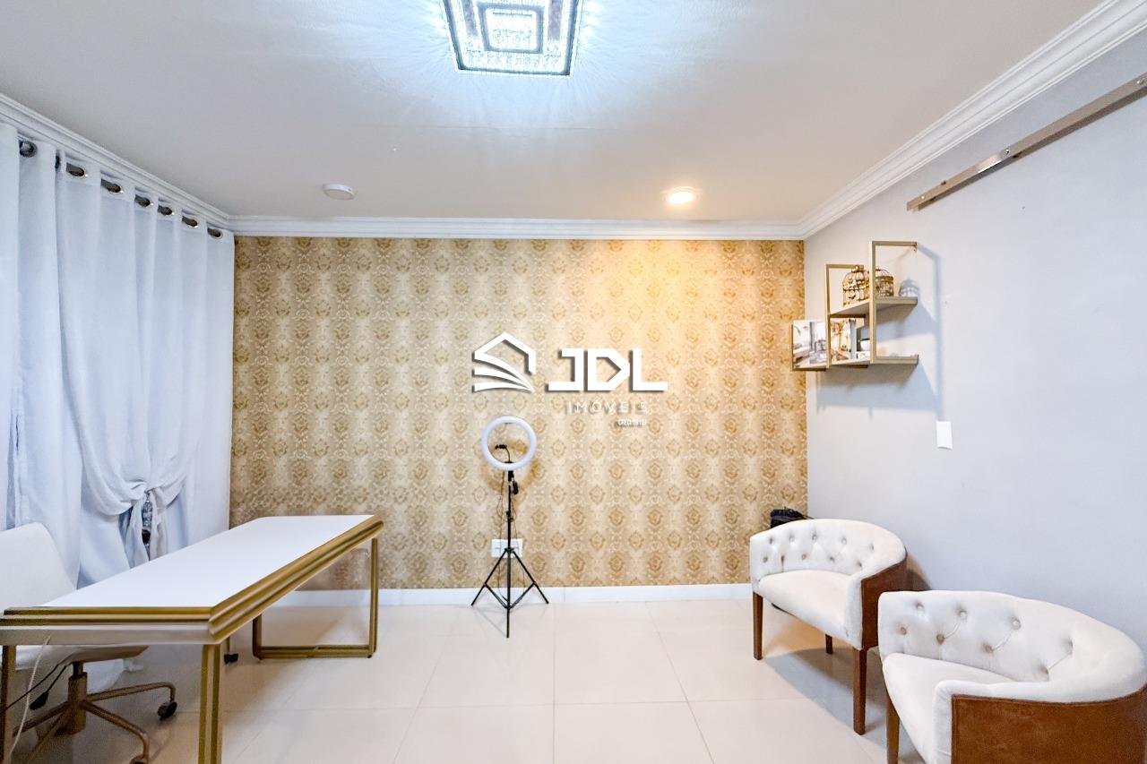 Casa à venda no bairro Escola Agrícola: 