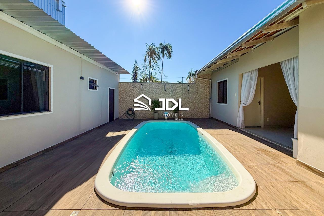 Casa à venda no bairro Escola Agrícola: 