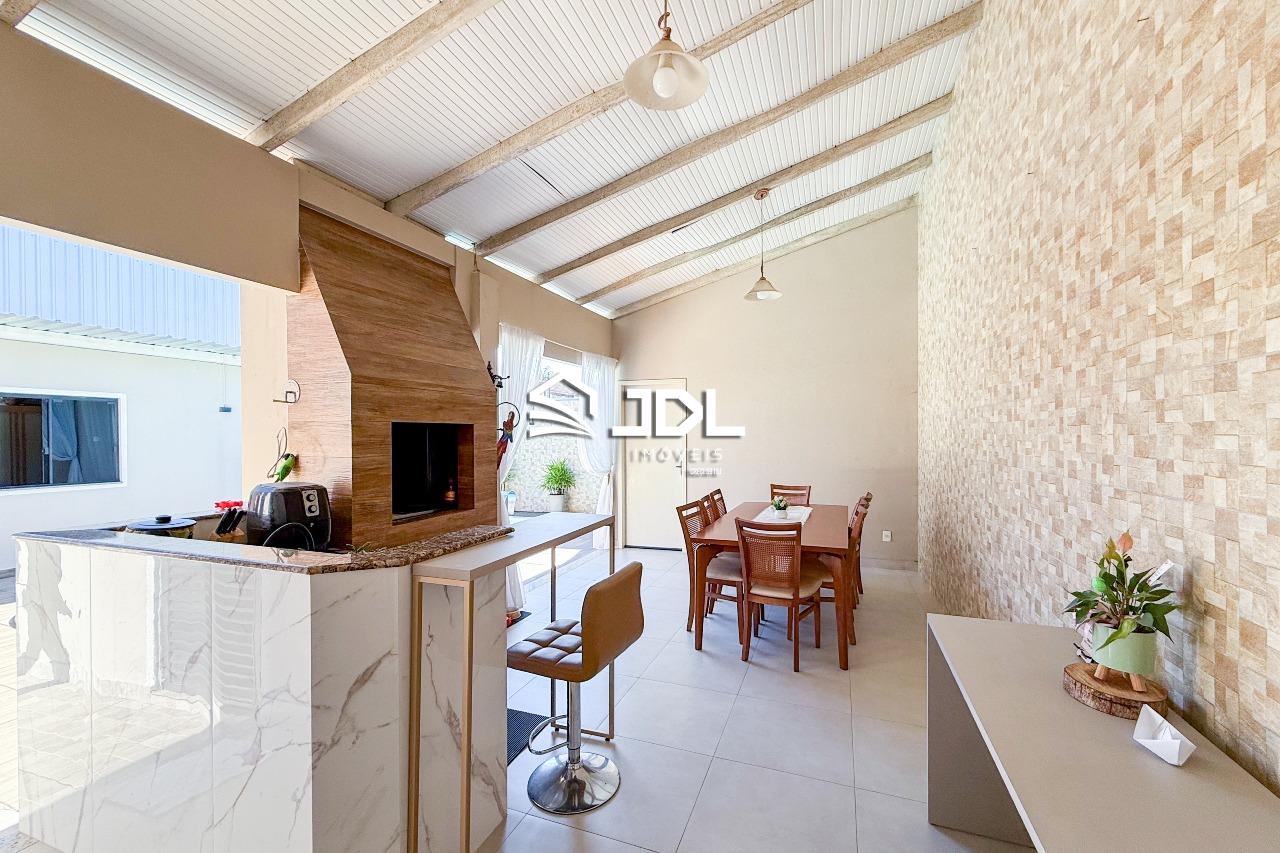 Casa à venda no bairro Escola Agrícola: 