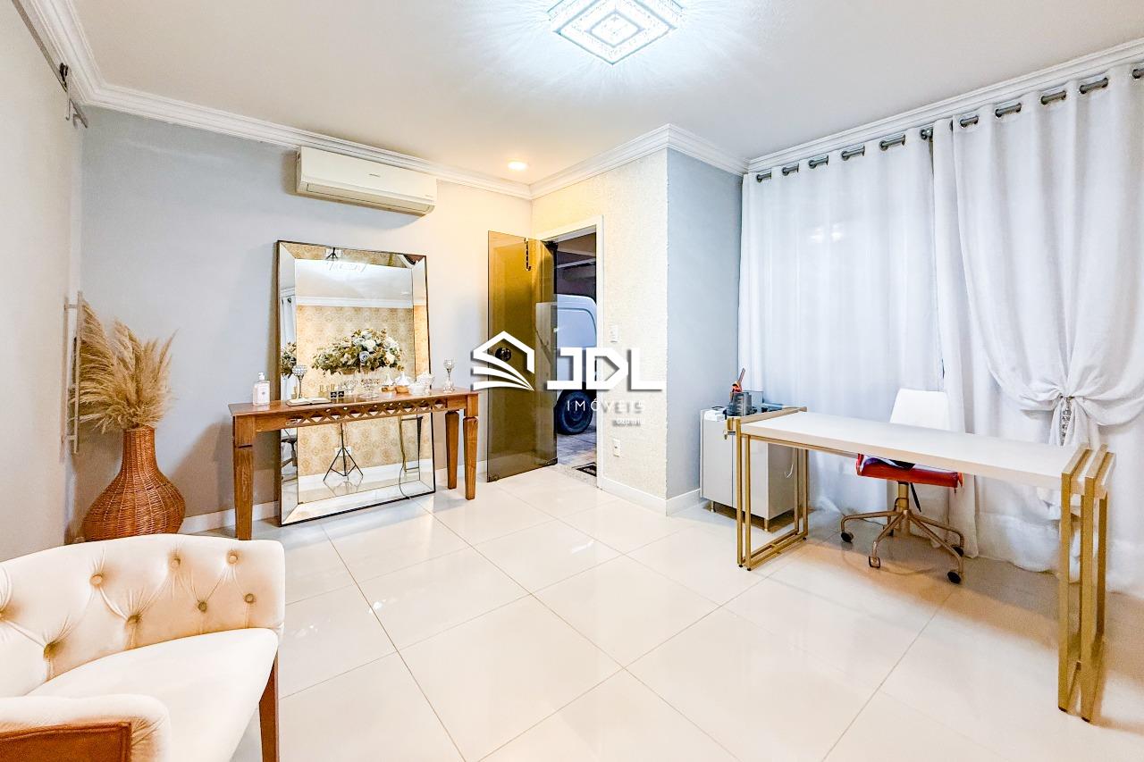 Casa à venda no bairro Escola Agrícola: 