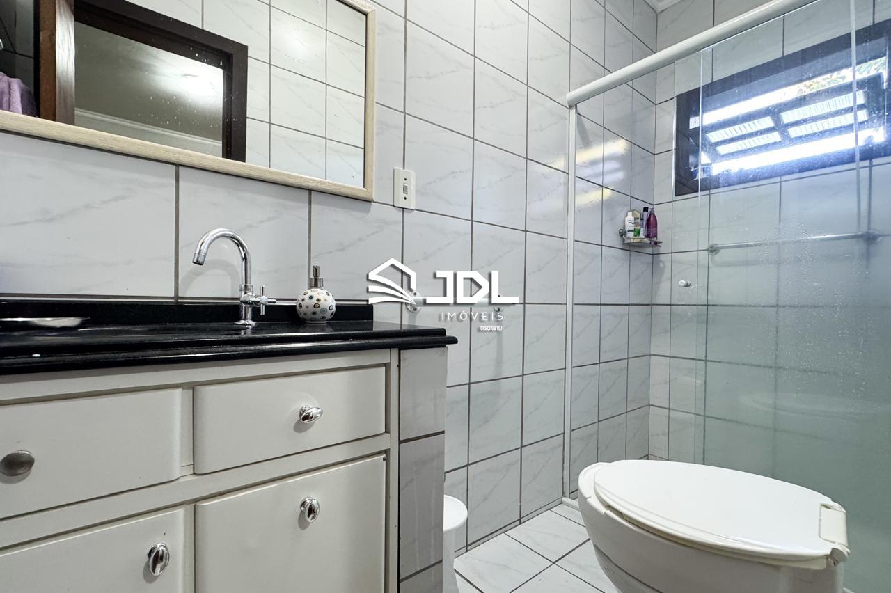 Casa à venda no bairro Velha Central: 