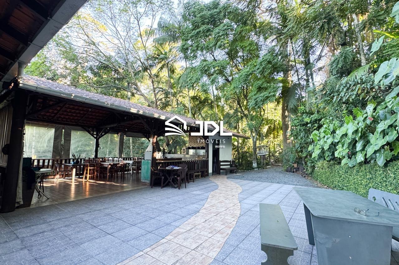 Casa à venda no bairro Velha Central: 