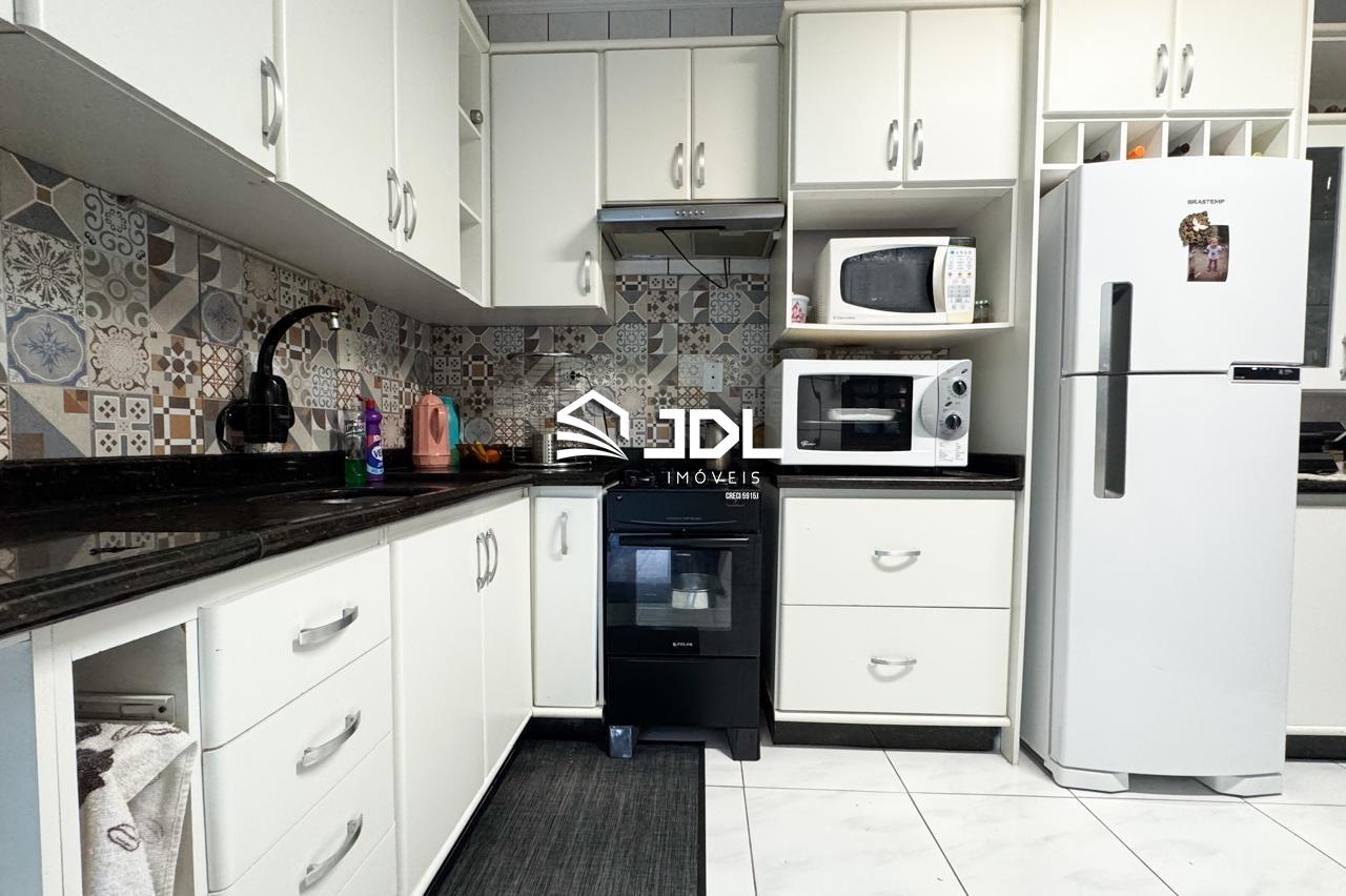 Casa à venda no bairro Velha Central: 