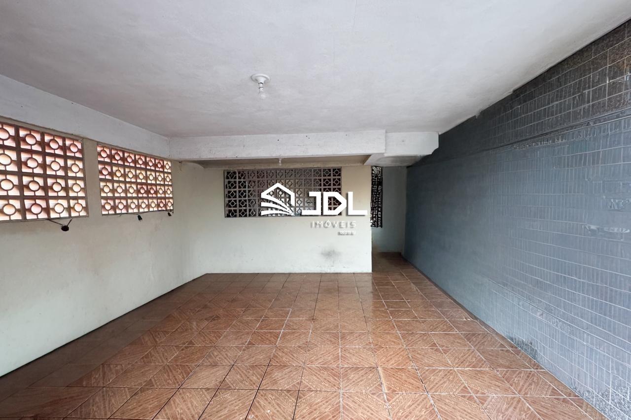 Casa à venda no bairro Velha Central: 