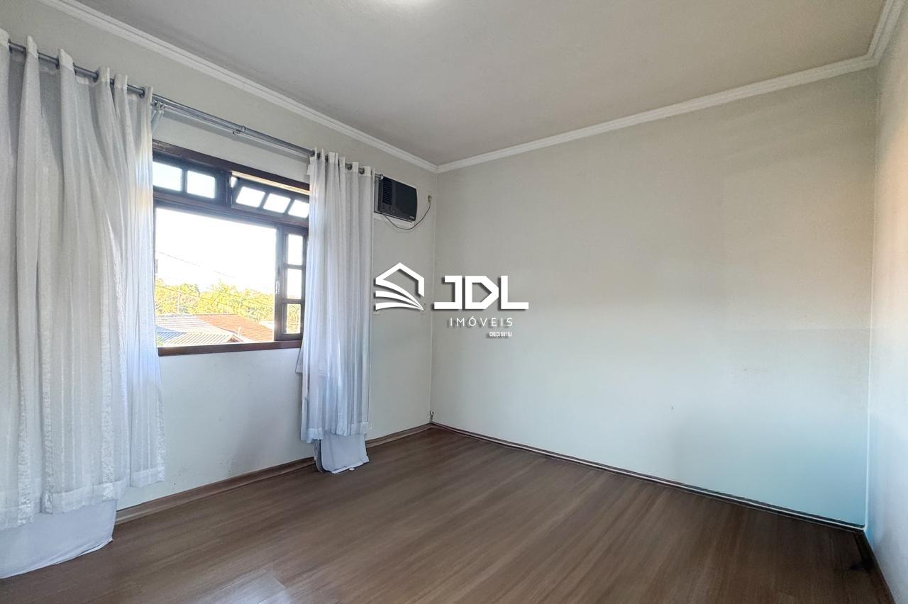 Casa à venda no bairro Velha Central: 