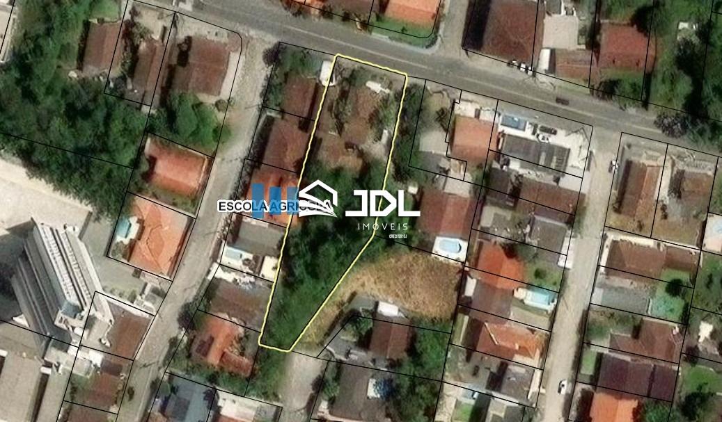 Terreno à venda no bairro Escola Agrícola: 