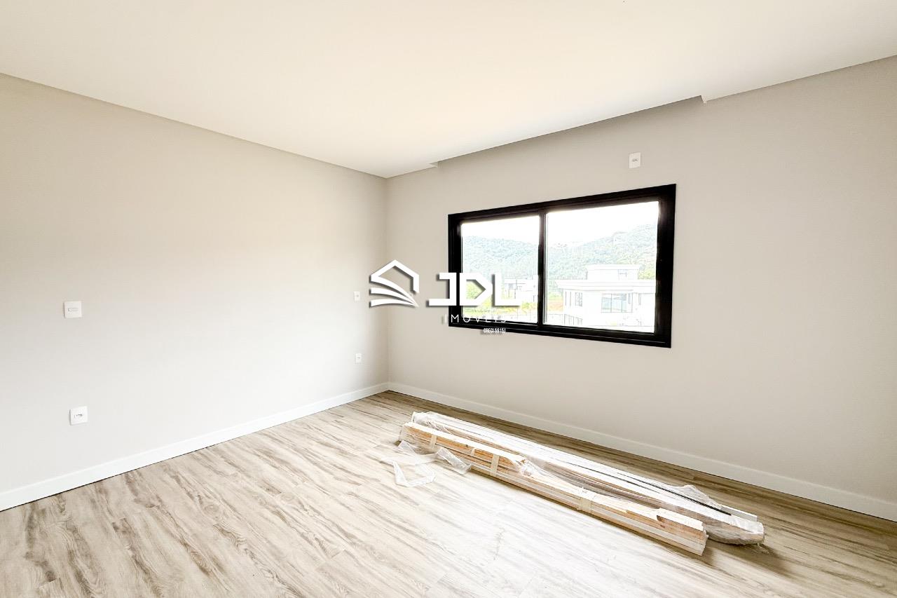 Casa à venda no bairro Ponta Aguda: 