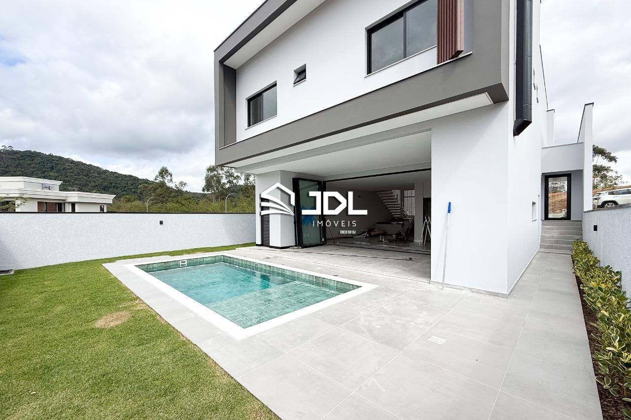 Casa à venda no bairro Ponta Aguda: 