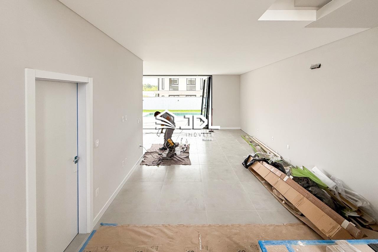 Casa à venda no bairro Ponta Aguda: 