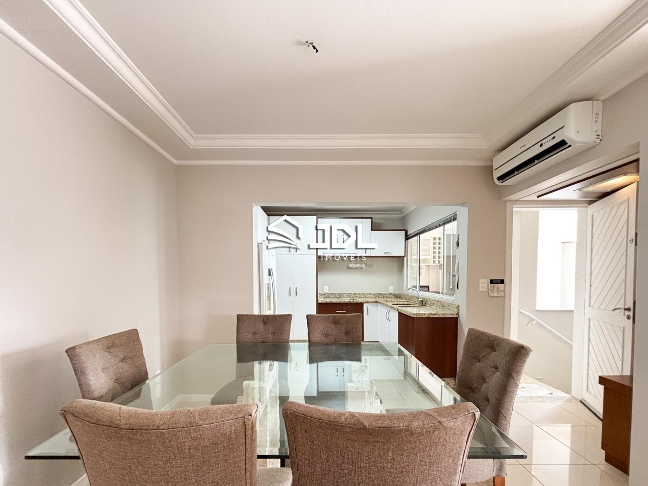 Casa à venda no bairro Centro: 