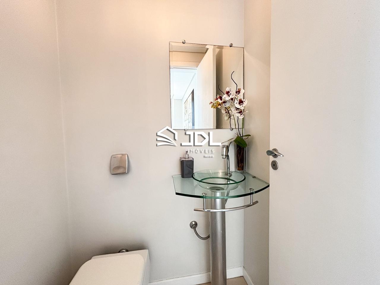 Casa à venda no bairro Centro: 