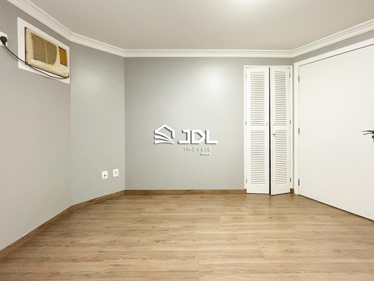 Casa à venda no bairro Centro: 