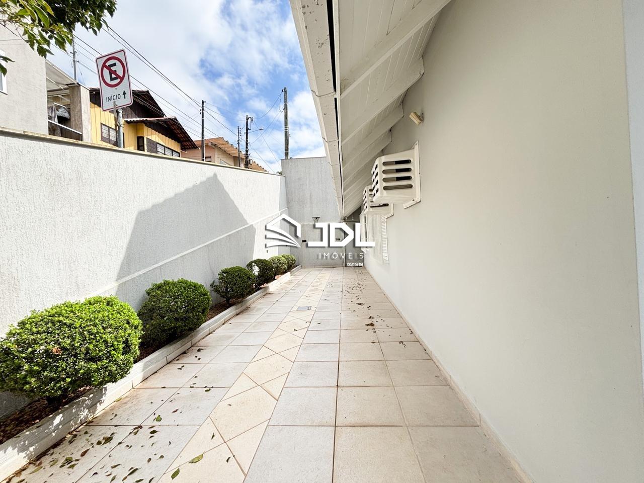 Casa à venda no bairro Centro: 