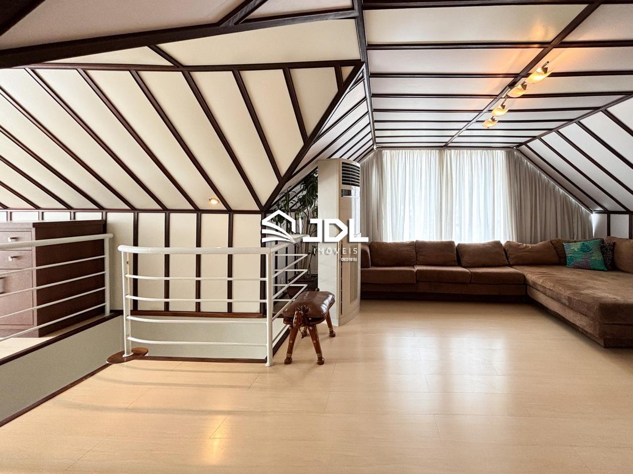 Casa à venda no bairro Centro: 