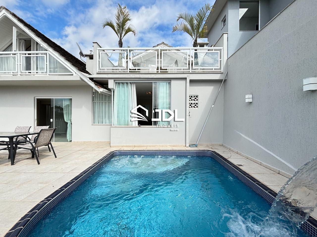 Casa à venda no bairro Centro: 