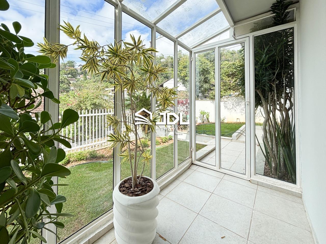 Casa à venda no bairro Centro: 