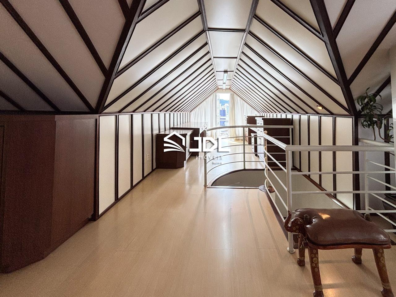 Casa à venda no bairro Centro: 