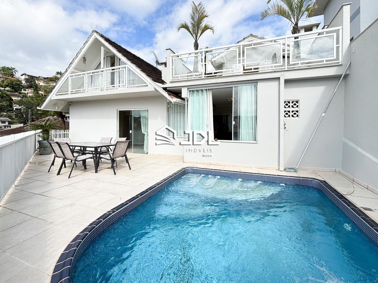 Casa à venda no bairro Centro: 