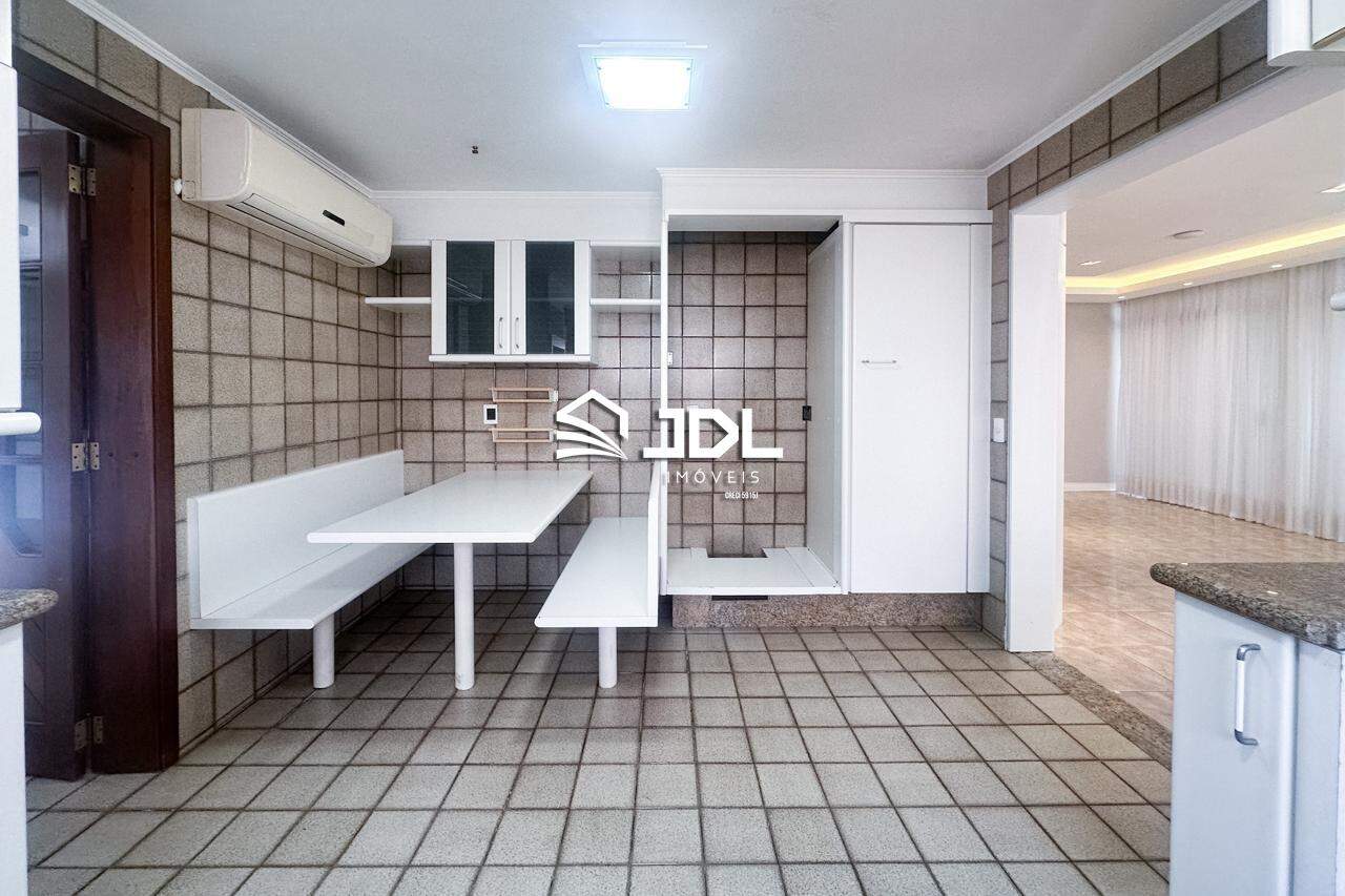 Casa à venda no bairro Velha: