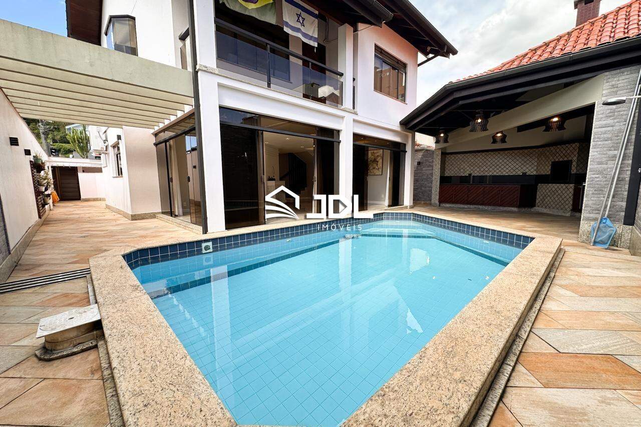 Casa à venda no bairro Velha: