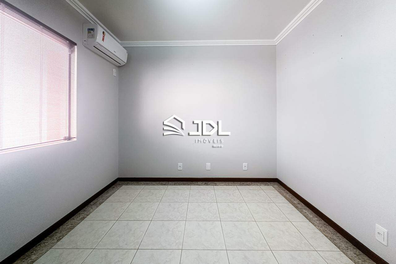 Casa à venda no bairro Velha: